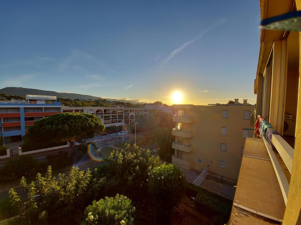 T2-Clim-Fibre-Garage 2,30 X 4,95 X 1,90 A La Faviere Leilighet Bormes-les-Mimosas Eksteriør bilde